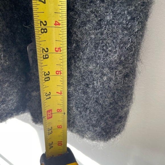 Uniqlo Sweater Collection, large, gray fuzzy hip-length dark gray cardigan EUC - Picture 6 of 7
